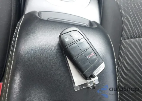 2013 Dodge Journey Sxt z USA, uszkodzony, nr VIN 3C4PDCBG4DT660436